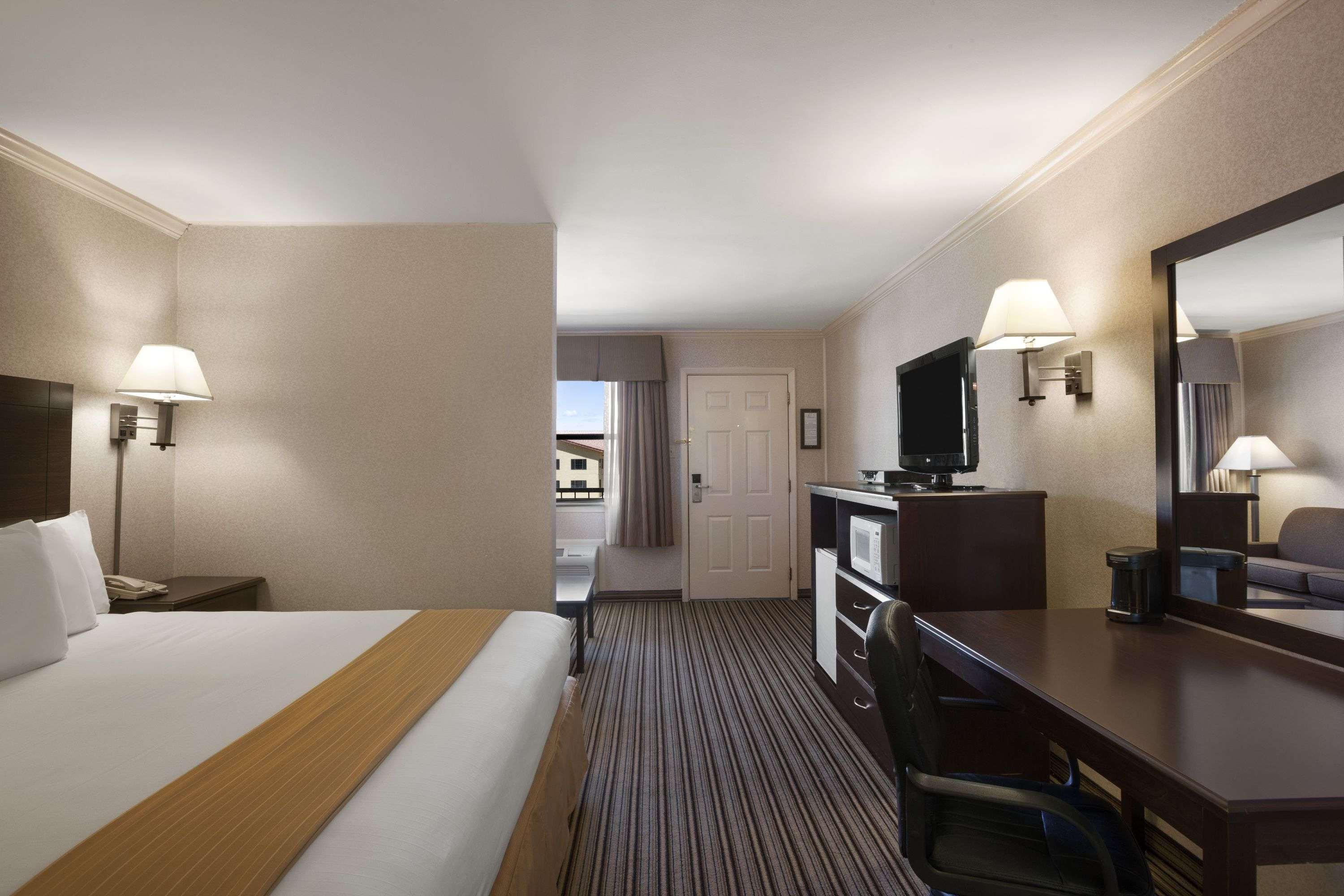 Days Inn By Wyndham Grants Ngoại thất bức ảnh